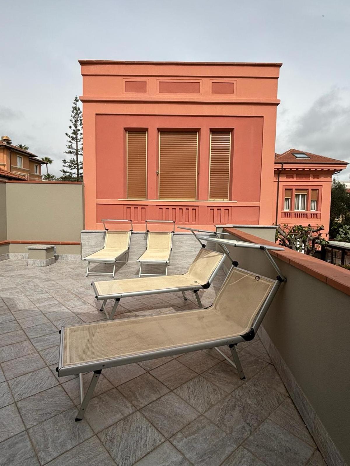 Hotel Delle Rose San Bartolomeo Al Mare Exterior foto