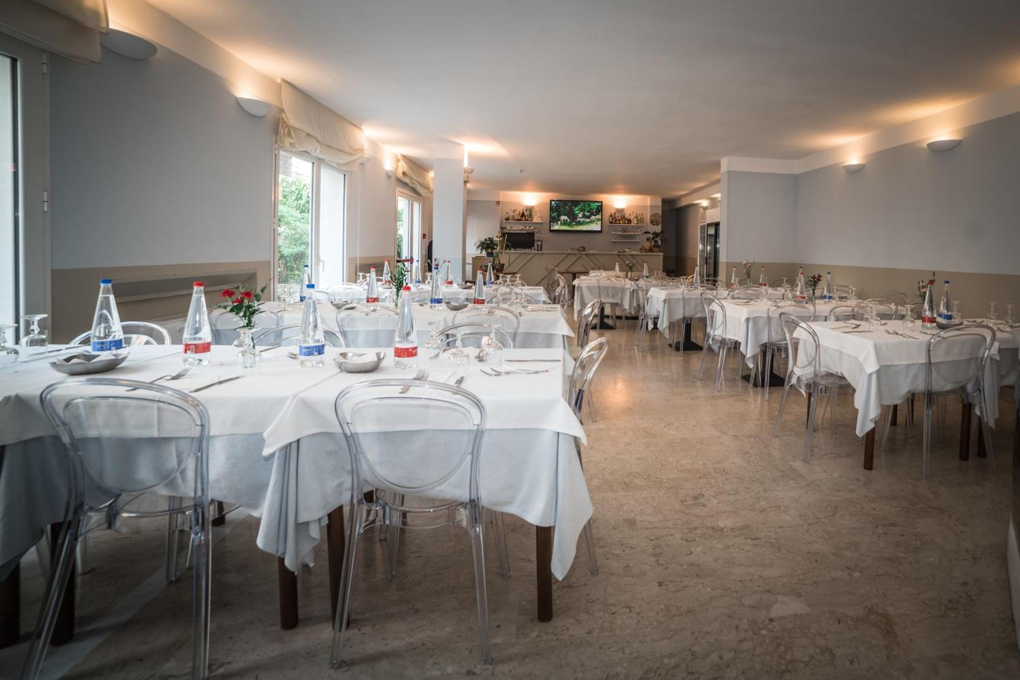 Hotel Delle Rose San Bartolomeo Al Mare Exterior foto