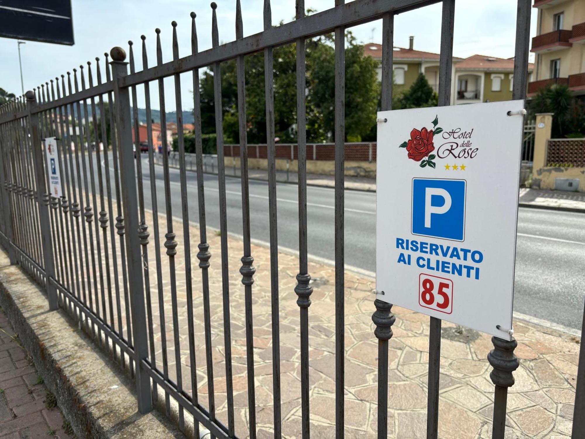 Hotel Delle Rose San Bartolomeo Al Mare Exterior foto