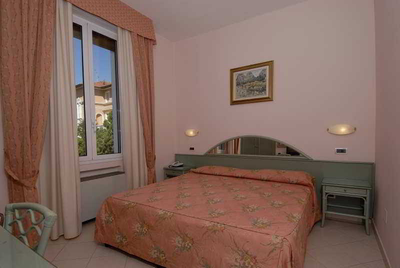 Hotel Delle Rose San Bartolomeo Al Mare Exterior foto